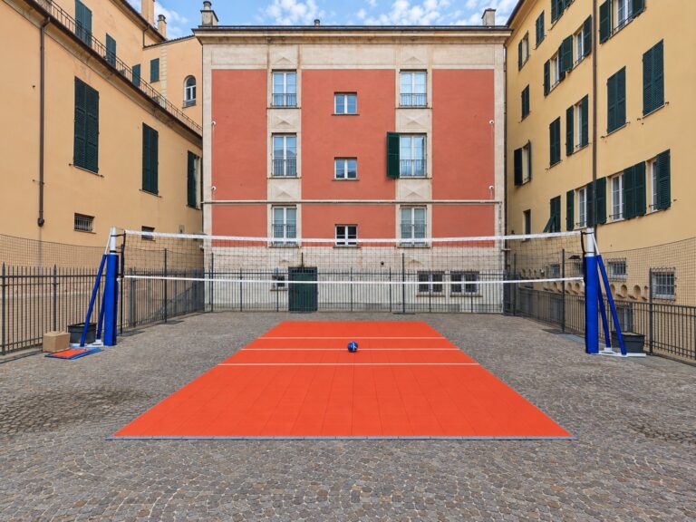Visualizzazione di una corte con campo da pallavolo