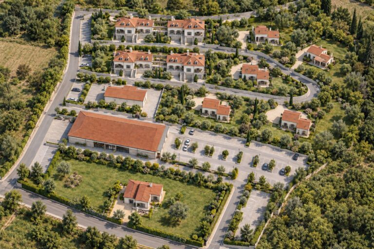 Visualizzazione aerea di un insediamento residenziale nel verde
